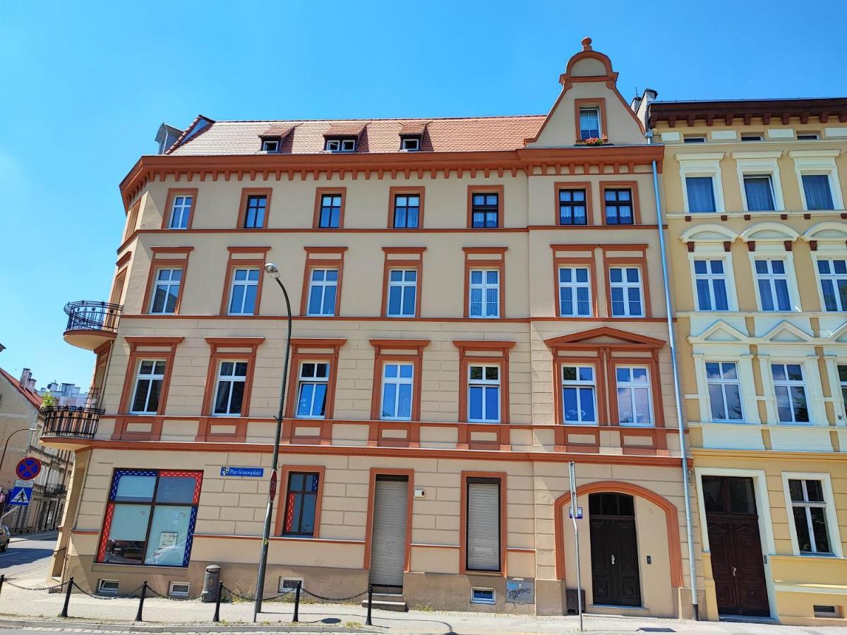 Centrum Grand Apartament Swidnica  Luaran gambar